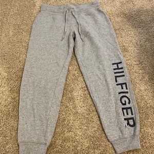 gray sweatpants